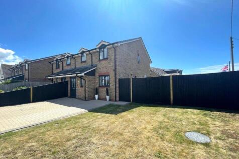 Telscombe Road, Peacehaven, BN10 8AG 3 bed semi