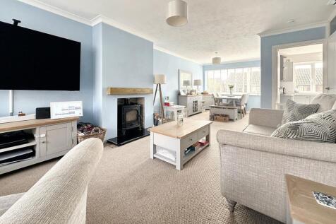 Rye Close, Saltdean, BN2 8PP 3 bed semi