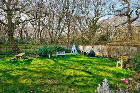2 bedroom detached house for sale