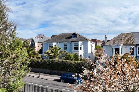 6 bedroom semi-detached house for sale