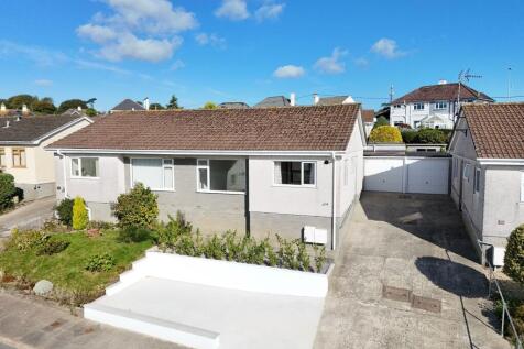 2 bedroom semi-detached bungalow for sale