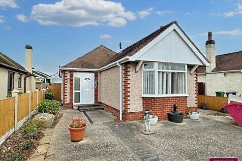 2 bedroom detached bungalow for sale