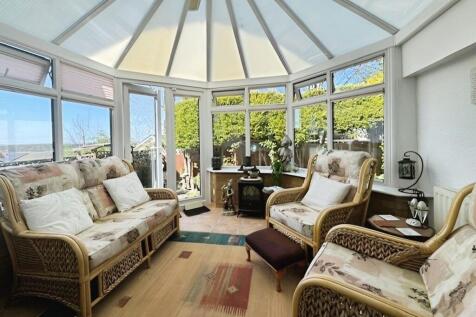 Rhodfa Sian, Dyserth, Denbighshire... 3 bed detached house for sale