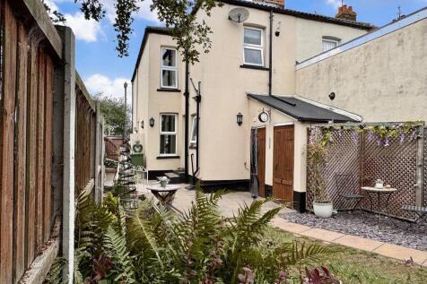 2 bedroom semi-detached house for sale