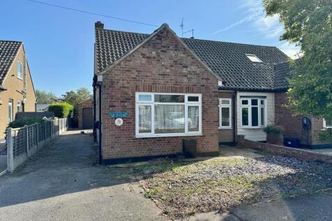 2 bedroom semi-detached bungalow for sale