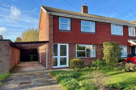 3 bedroom semi-detached house for sale