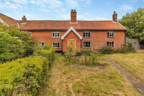 Suton Street, Suton, Wymondham... 4 bed detached house for sale
