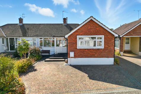 Jacqueline Gardens, Billericay, CM12 3 bed bungalow for sale