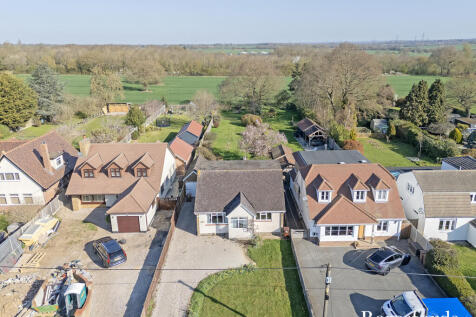 Church Road, West Hanningfield, CM2 3 bed bungalow for sale
