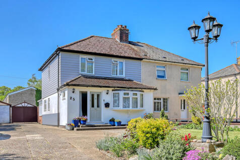 3 bedroom semi-detached house for sale