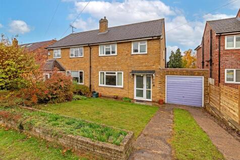 Tudor Road, Wheathampstead, St. Albans 3 bed semi