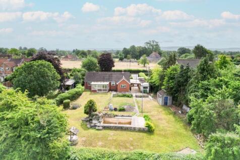 2 bedroom detached bungalow for sale