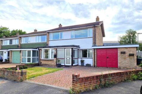 Havant Farm Close, Havant, Hampshire... 3 bed end of terrace house for sale