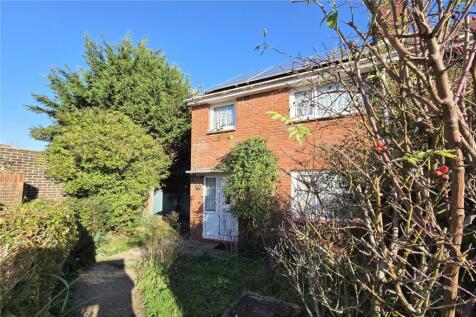Keyhaven Drive, Havant, Hampshire, PO9 3 bed end of terrace house for sale