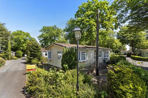 Deanland Wood Park, Golden Cross... 2 bed park home for sale