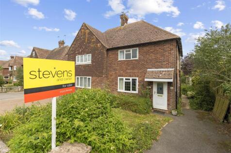 2 bedroom semi-detached house for sale