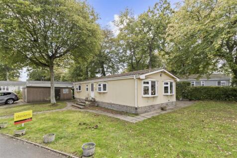 Deanland Wood Park, Golden Cross... 2 bed park home for sale