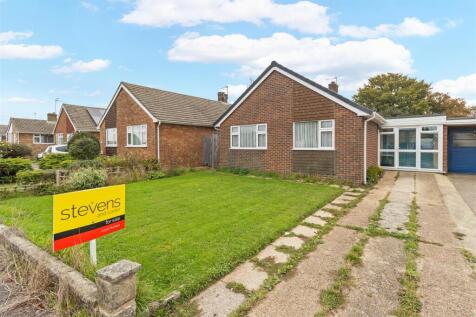 Manor Park Road, Hailsham 2 bed detached bungalow for sale