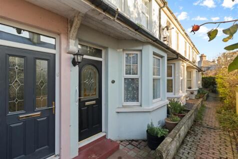 Terminus Place, Hailsham 3 bed terraced house for sale