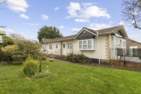 Deanland Wood Park, Golden Cross... 3 bed park home for sale