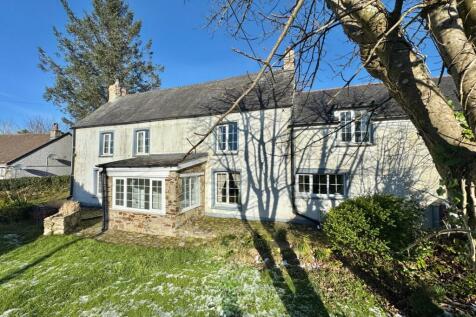 The Old Farmhouse, St. Columb, TR9 4 bed house for sale
