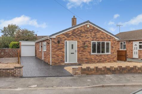 St. Mellors Road, Buckley, CH7 3 bed detached bungalow for sale