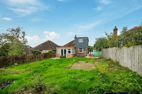 4 bedroom detached bungalow for sale