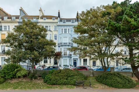 Studio flat for sale