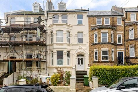 3 bedroom flat for sale