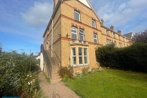 WELLINGTON ROAD 2 bed apartment for sale