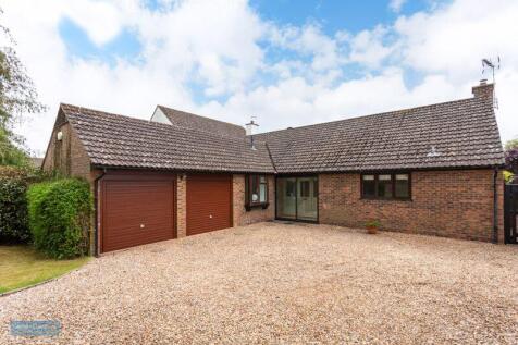 Queens Drive, Taunton 3 bed detached bungalow for sale