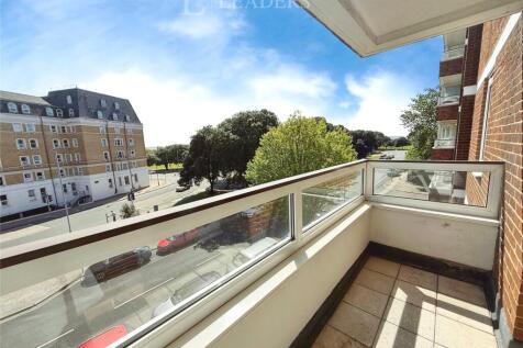 Blount Road, Portsmouth, Hampshire 2 bed apartment for sale