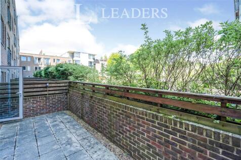Queen Street, Portsmouth, Hampshire 1 bed apartment for sale