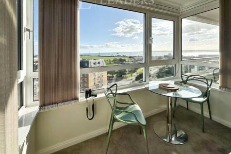 Blount Road, Portsmouth, Hampshire 2 bed apartment for sale