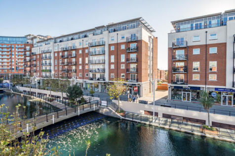 Brecon House, Gunwharf Quays, Portsmouth 3 bed apartment for sale