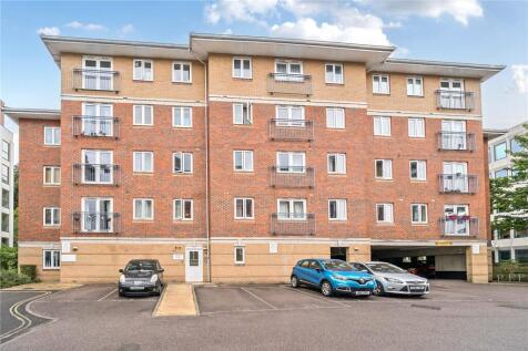 Jubilee Hall Road, Farnborough... 2 bed apartment for sale