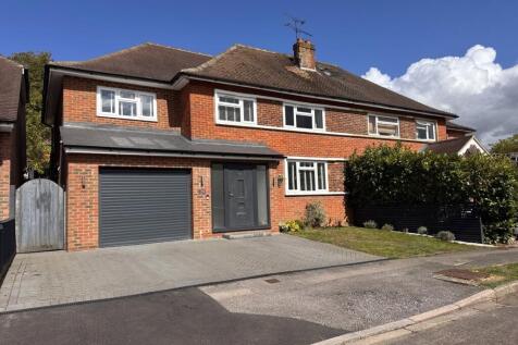 Fernhill Close, Blackwater, Surrey 4 bed semi