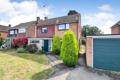 Hartford Road, Hook RG27 4 bed detached house for sale