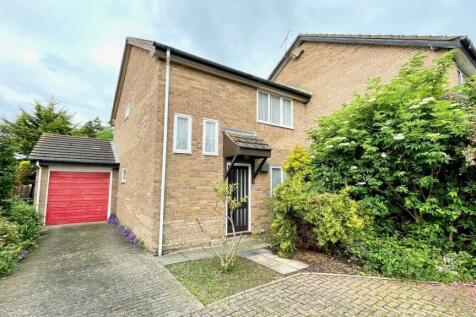 3 bedroom link detached house for sale