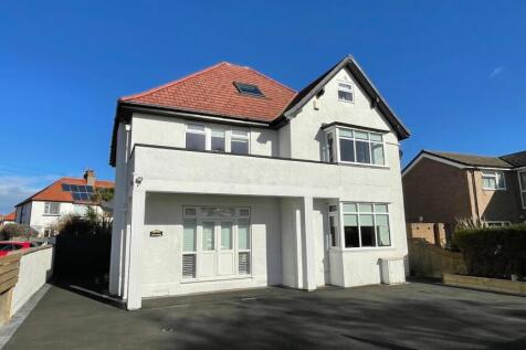 St. Andrews Avenue, Llandudno 4 bed detached house for sale