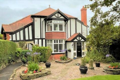 Roumania Crescent, Craig y Don... 3 bed detached house for sale