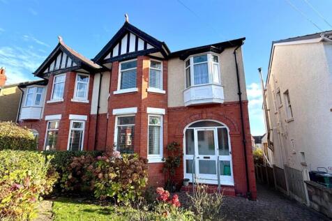 Woodlands Avenue, Rhos On Sea, Colwyn... 4 bed semi