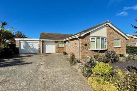 Min Y Don, Penrhyn Bay, Llandudno 3 bed detached bungalow for sale