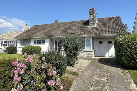 Felton Crescent, Highcliffe... 3 bed bungalow for sale