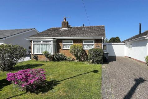 The Meadway, Highcliffe... 2 bed bungalow for sale