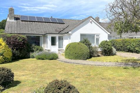 Dunbar Crescent, Highcliffe... 3 bed bungalow for sale