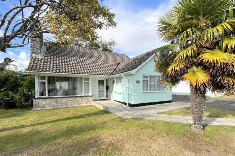 Colemere Gardens, Highcliffe... 2 bed bungalow for sale