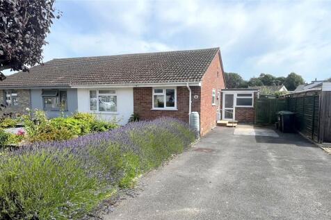The Meadway, Highcliffe... 2 bed bungalow for sale