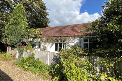Bramble Lane, Highcliffe... 2 bed bungalow for sale