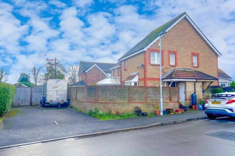 1 bedroom semi-detached house for sale
